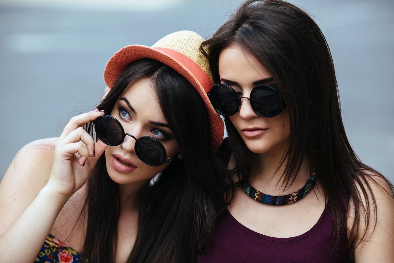 Gucci vs Ray-Ban Sunglasses: Which is Best in Kuwait?